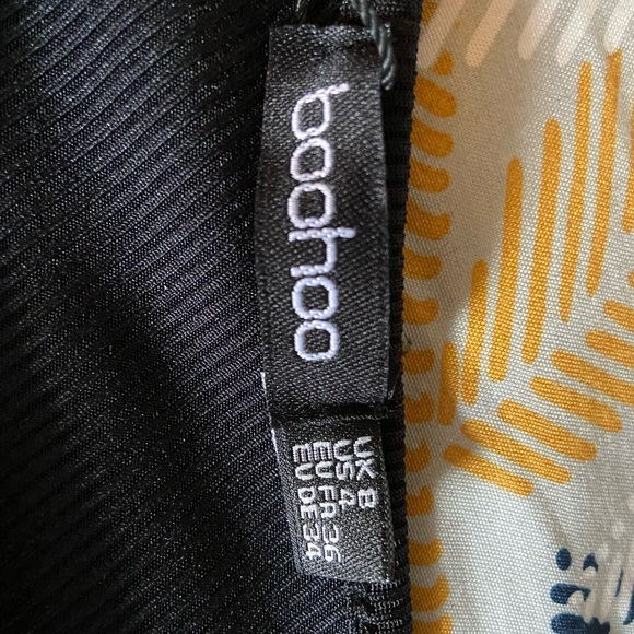 💚3/$20💚 One sleeve black crop top - Picture 2 of 2